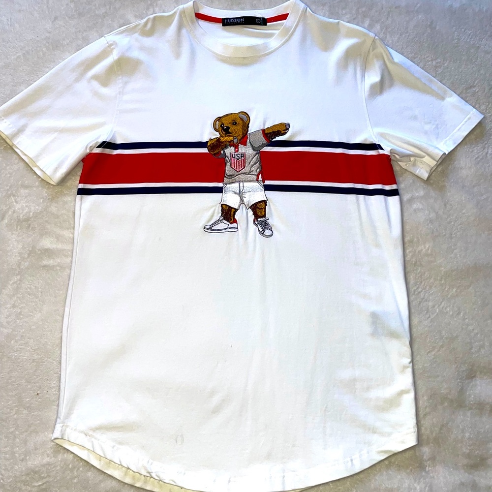 Dabbing Bear T-Shirt - size Large (L)